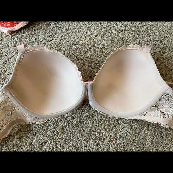 Victoria’s Secret bra 36DD - Picture 2 of 2